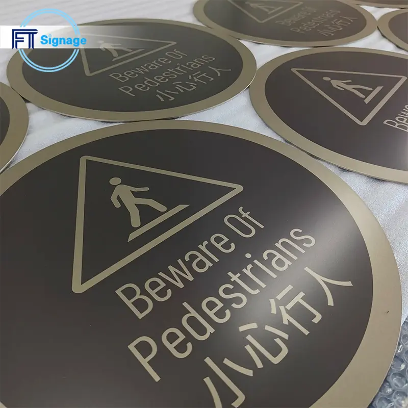 Metal Plaques & Signs - 1
